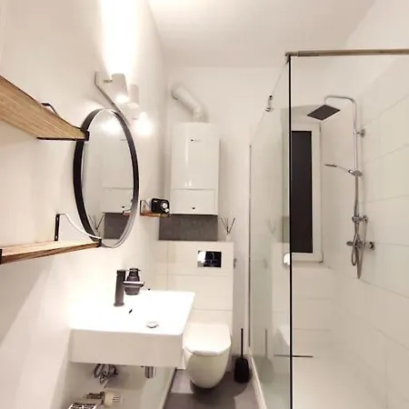 'primestay' Modernes Naehe Klinikum Fuer Urlaub Oder Geschaeftsreise, 24 Std Check-in, Wlan, 55 Zoll-fernseher, Streaming, Kueche, Regendusche, Doppelbett, Schlafsofa, Ruhige 50 Qm * Bielefeld