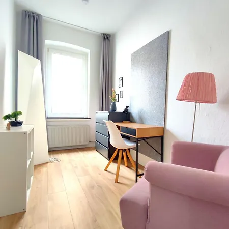 'primestay' Modernes Naehe Klinikum Fuer Urlaub Oder Geschaeftsreise, 24 Std Check-in, Wlan, 55 Zoll-fernseher, Streaming, Kueche, Regendusche, Doppelbett, Schlafsofa, Ruhige 50 Qm Apartamento