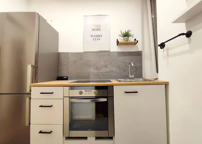 Appartement 'primestay' Modernes Naehe Klinikum Fuer Urlaub Oder Geschaeftsreise, 24 Std Check-in, Wlan, 55 Zoll-fernseher, Streaming, Kueche, Regendusche, Doppelbett, Schlafsofa, Ruhige 50 Qm