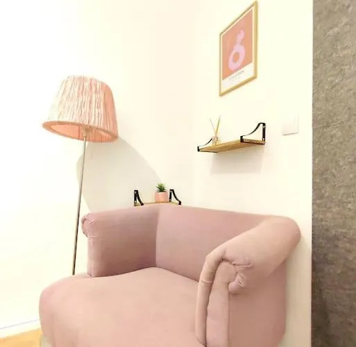 'primestay' Modernes Naehe Klinikum Fuer Urlaub Oder Geschaeftsreise, 24 Std Check-in, Wlan, 55 Zoll-fernseher, Streaming, Kueche, Regendusche, Doppelbett, Schlafsofa, Ruhige 50 Qm Appartement Bielefeld