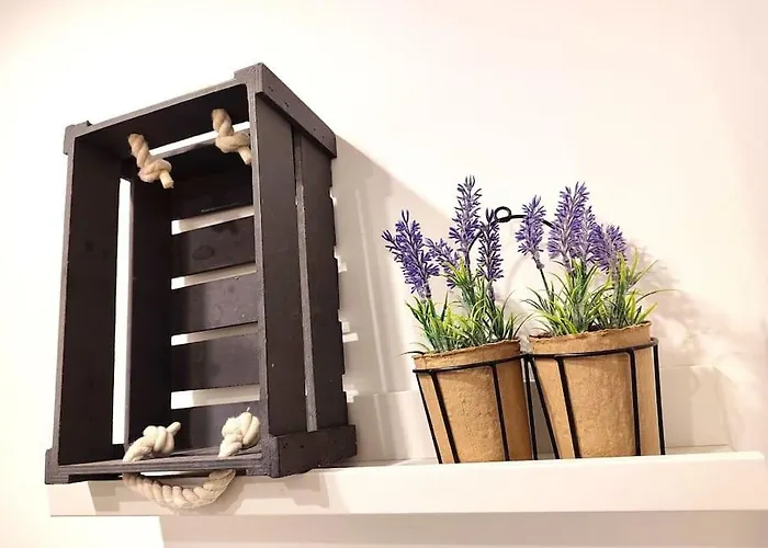 'primestay' Modernes Naehe Klinikum Fuer Urlaub Oder Geschaeftsreise, 24 Std Check-in, Wlan, 55 Zoll-fernseher, Streaming, Kueche, Regendusche, Doppelbett, Schlafsofa, Ruhige 50 Qm Bielefeld