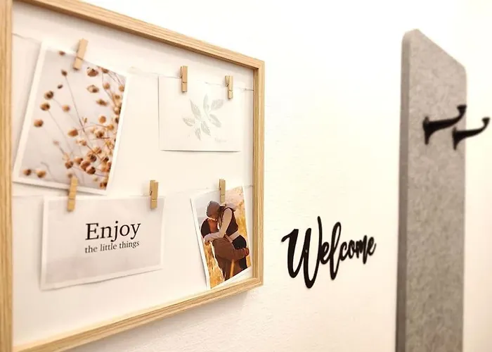 'primestay' Modernes Naehe Klinikum Fuer Urlaub Oder Geschaeftsreise, 24 Std Check-in, Wlan, 55 Zoll-fernseher, Streaming, Kueche, Regendusche, Doppelbett, Schlafsofa, Ruhige 50 Qm Appartement *