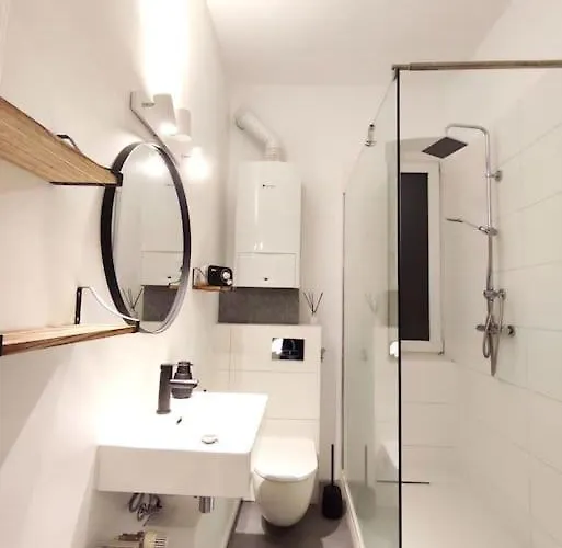 'primestay' Modernes Naehe Klinikum Fuer Urlaub Oder Geschaeftsreise, 24 Std Check-in, Wlan, 55 Zoll-fernseher, Streaming, Kueche, Regendusche, Doppelbett, Schlafsofa, Ruhige 50 Qm * Bielefeld