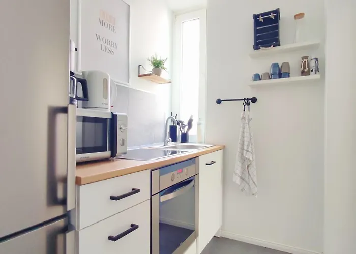 'primestay' Modernes Naehe Klinikum Fuer Urlaub Oder Geschaeftsreise, 24 Std Check-in, Wlan, 55 Zoll-fernseher, Streaming, Kueche, Regendusche, Doppelbett, Schlafsofa, Ruhige 50 Qm *